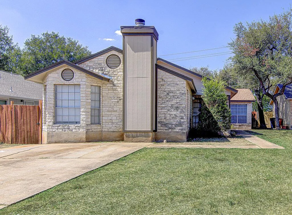 3 bed, 2.0 bath, 1786 sqft, $1,495 — Photo 1