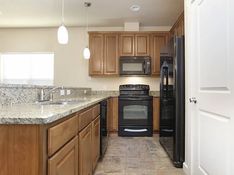 211 Circle Ct — Photo 13