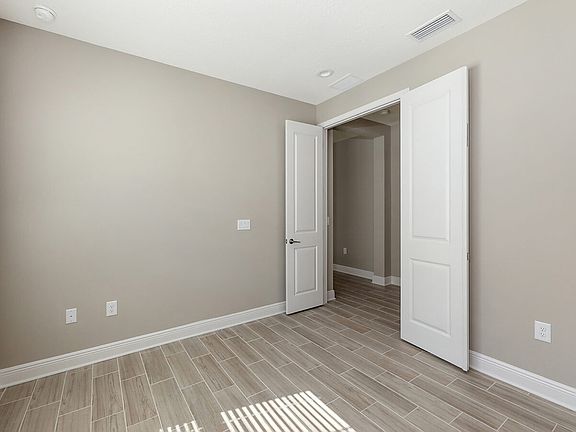 5th image of 2313 Blue Mahoe Ln