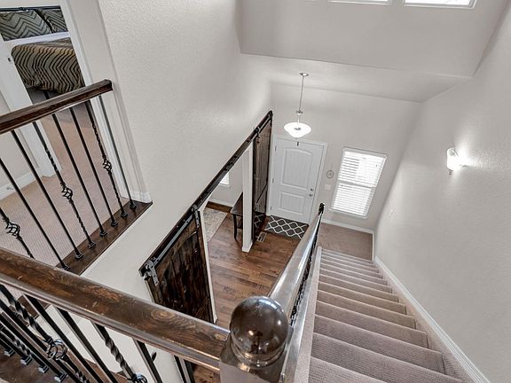 5th image of 3857 Mount Hope St