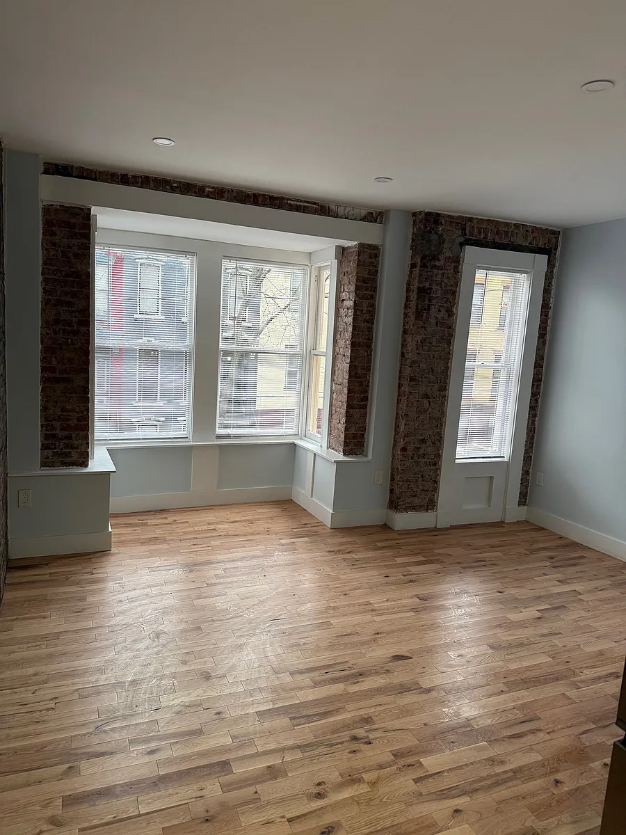 Building Photo - 151 Jay St #1