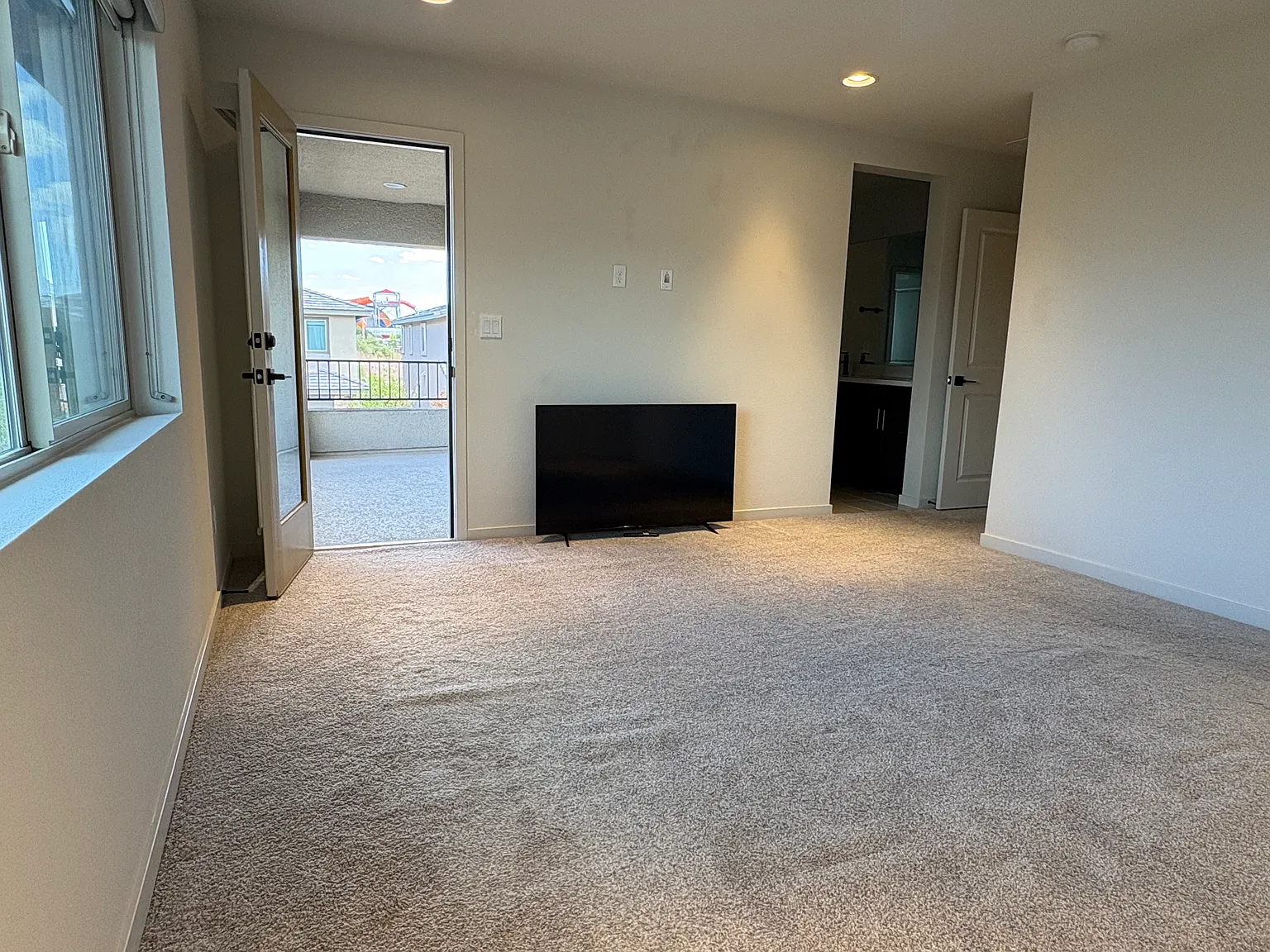 9702 Sapphire Rim Ave — Photo 3