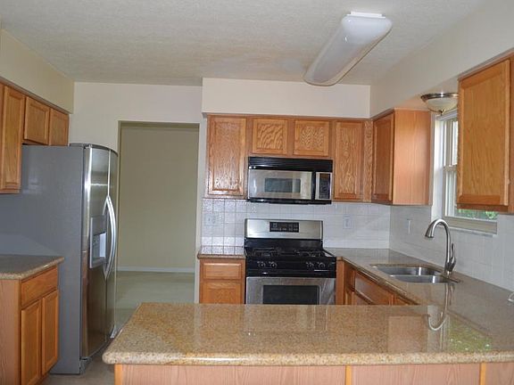 4th image of 5605 Stockton Way