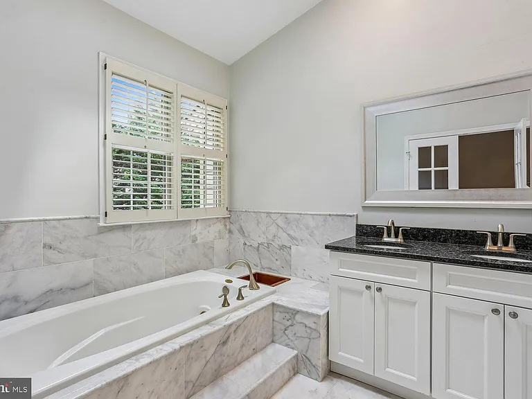 417 Winding Rose Dr — Photo 26