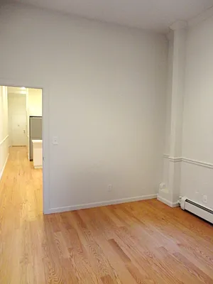 Rented by New York Residence | media 32