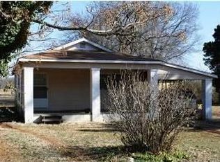 1541 Woodmont Dr, Tuscumbia, AL 35674