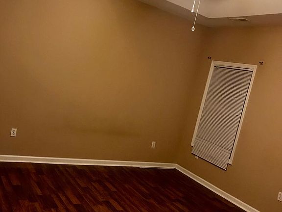 5th image of 874 Melanie Ln