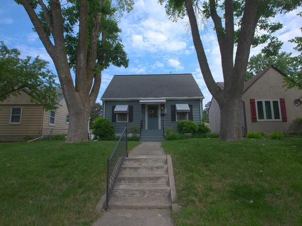 3330 Meridian Dr, Robbinsdale, MN 55422