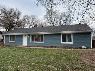 1805 Oak Tree St, Saint Peters, MO 63376