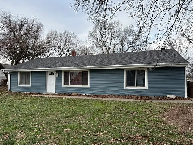 1805 Oak Tree St photo 1