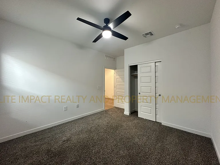 11112 S Weismann Dr — Photo 16