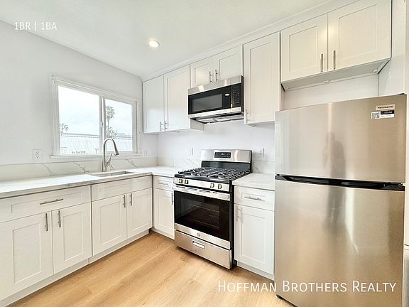 3rd image of 1518 Laurel Canyon Blvd #3A