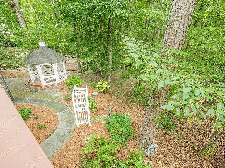 461 Braidwood Walk NW — Photo 37