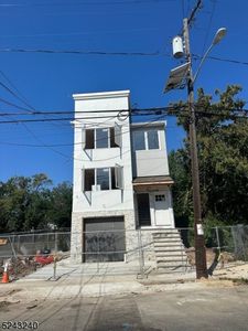563 S 10Th St, Newark, NJ, 07103