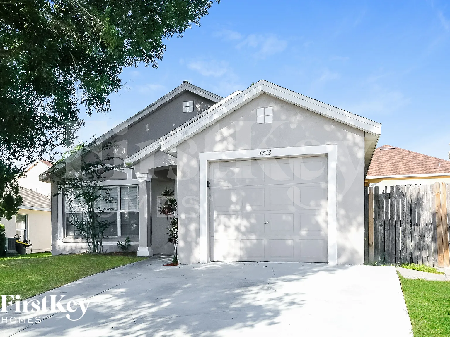 3 bed, 2.0 bath, 1182 sqft, $1,820 — Photo 2
