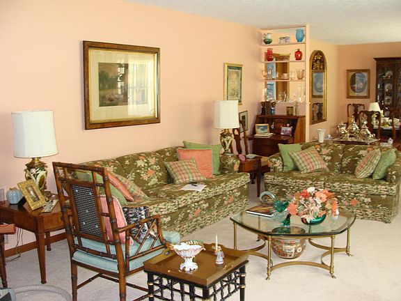2nd image of 113 Lakeside Dr