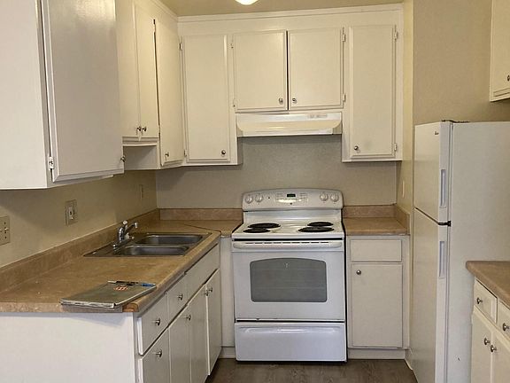 4th image of 208 E Vine St APT 4B