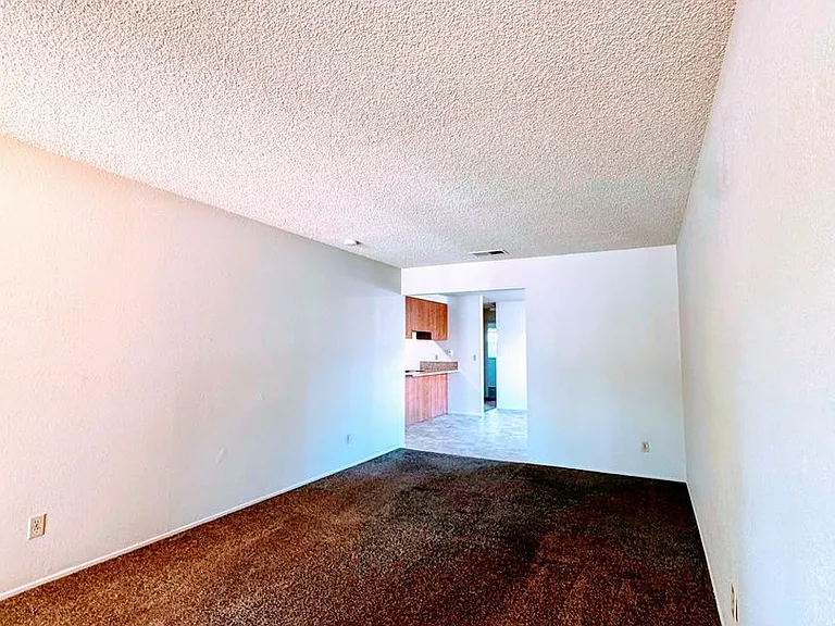 4136 Oberon Ave — Photo 6