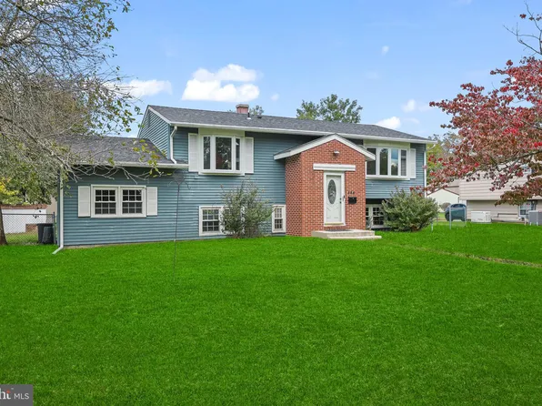 444 Temple Rd, Pemberton, NJ 08068