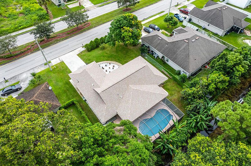 1st image of 1662 SW Airoso Boulevard