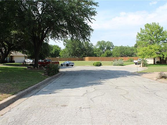 4th image of 412 Grant Cir