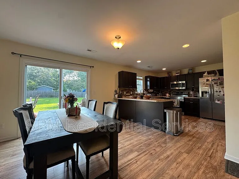 437 Lady Bug Ln — Photo 5