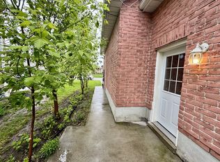 70 Knupp Rd, Barrie, ON L4N 0R7