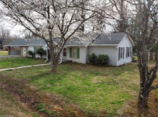 654 Friendship Cross St, North Wilkesboro, NC 28659