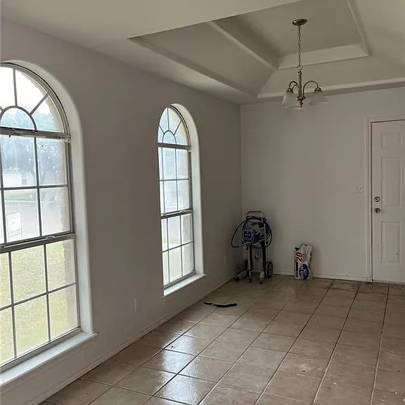 2515 Salvatierra Ave — Photo 7