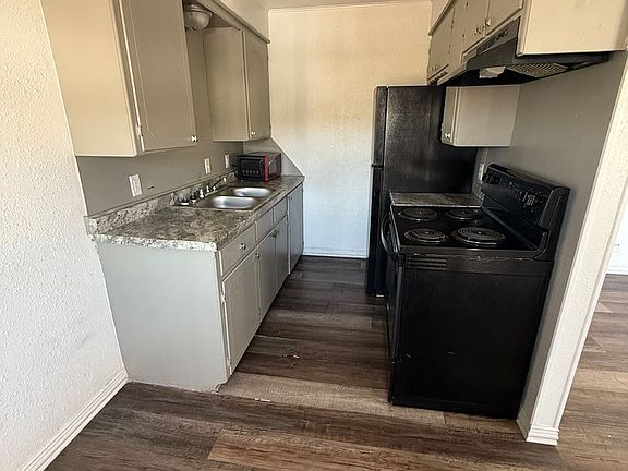 3rd image of 405 N 22nd St #8