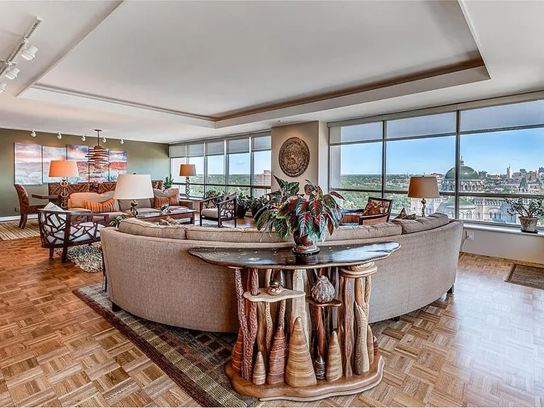 4501 Lindell Blvd #16C — Photo 7