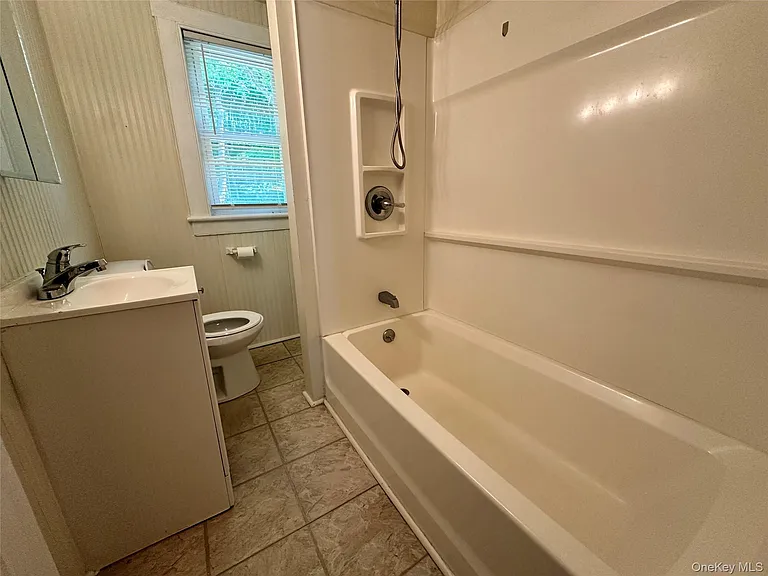82 State St — Photo 14