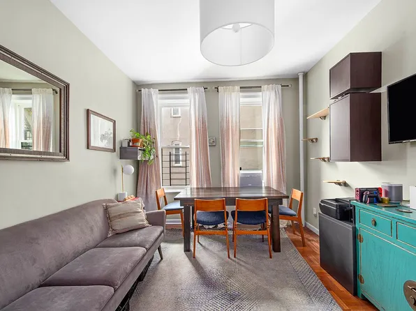 374 S 2nd St APT 16, Brooklyn, NY 11211