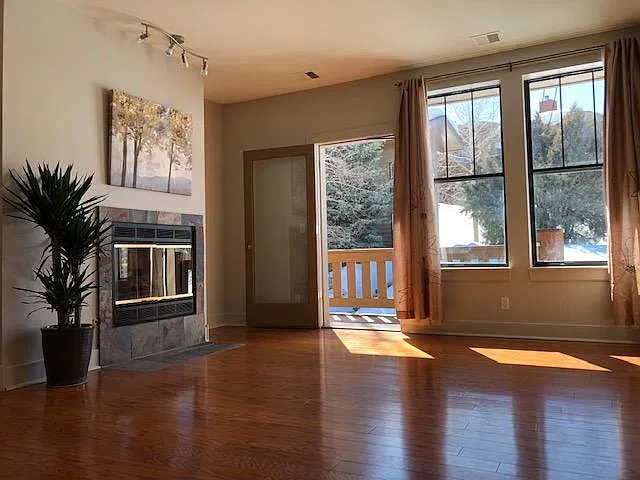 2 bed, 1232 sqft, $2,500 — Photo 4