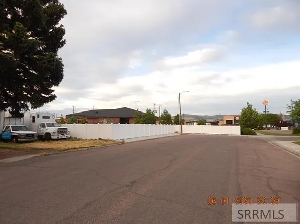 137 Parrish Ln, Chubbuck, ID 83202