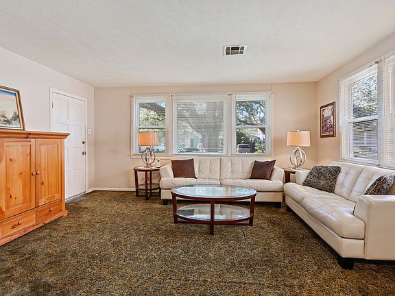 4th image of 523 Elmeer Ave