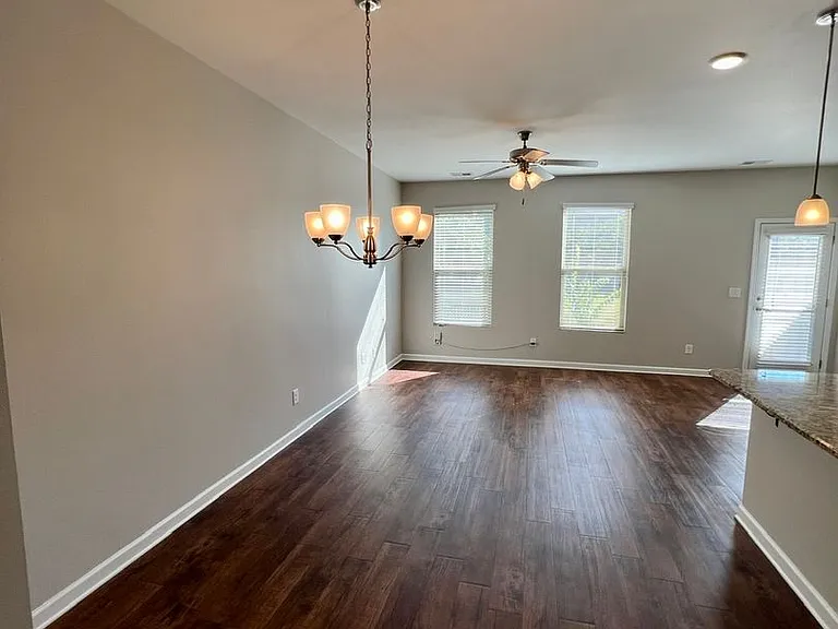 920 Brigade Loop — Photo 3