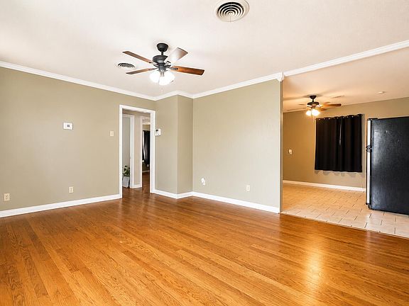 5th image of 2611 39th St