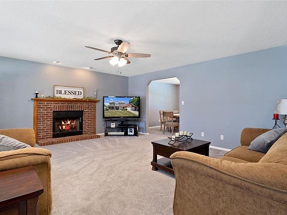 5th image of 1200 Clarendon Dr