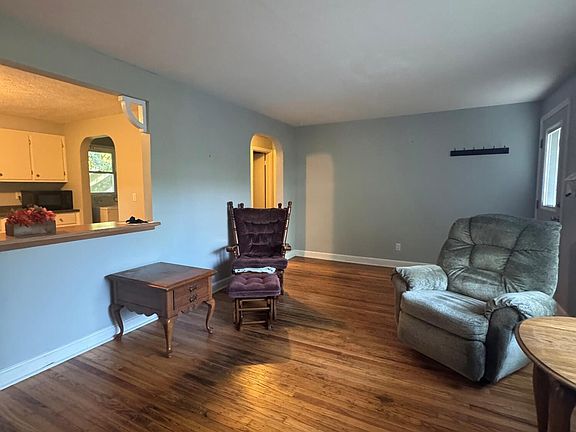 3rd image of 3210 New Lynnview Dr