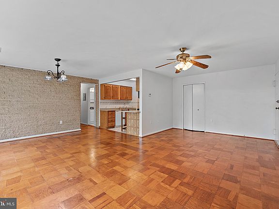 3rd image of 4420 Briarwood Ct N APT 25