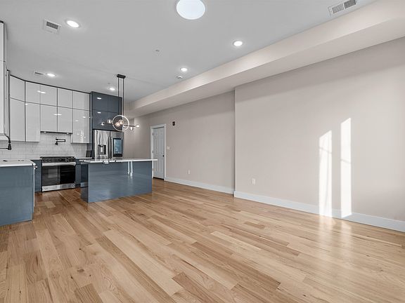 2nd image of 94 South St Floor 2