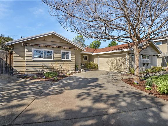 3rd image of 901 Monica Ln