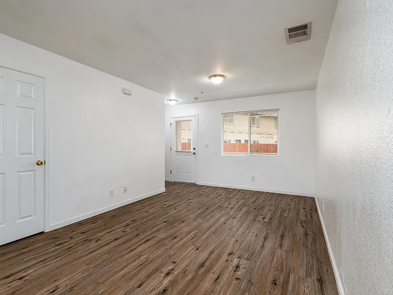 Morgan Manor - Lexar Drive — Photo 12