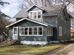 311 E James St, Eureka, IL