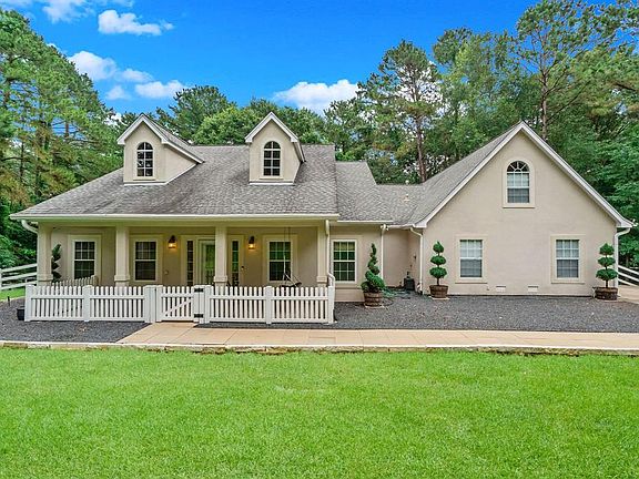 2nd image of 1818 Country Creek Ct