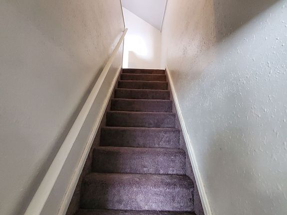 5th image of 1065 8th Ave SW