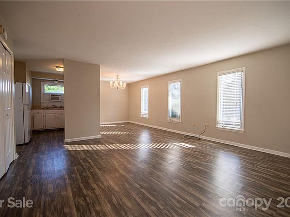 5th image of 35 Jolly Ln APT A1