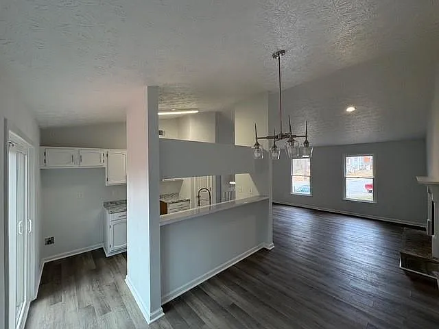 4 bed, 2.0 bath, 1964 sqft, $2,000 — Photo 3