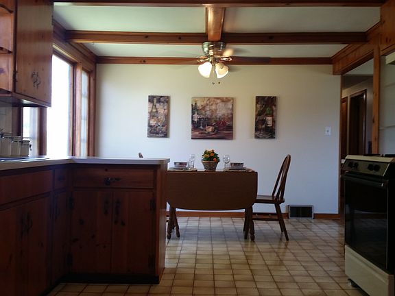 3rd image of 62 Vern Ln